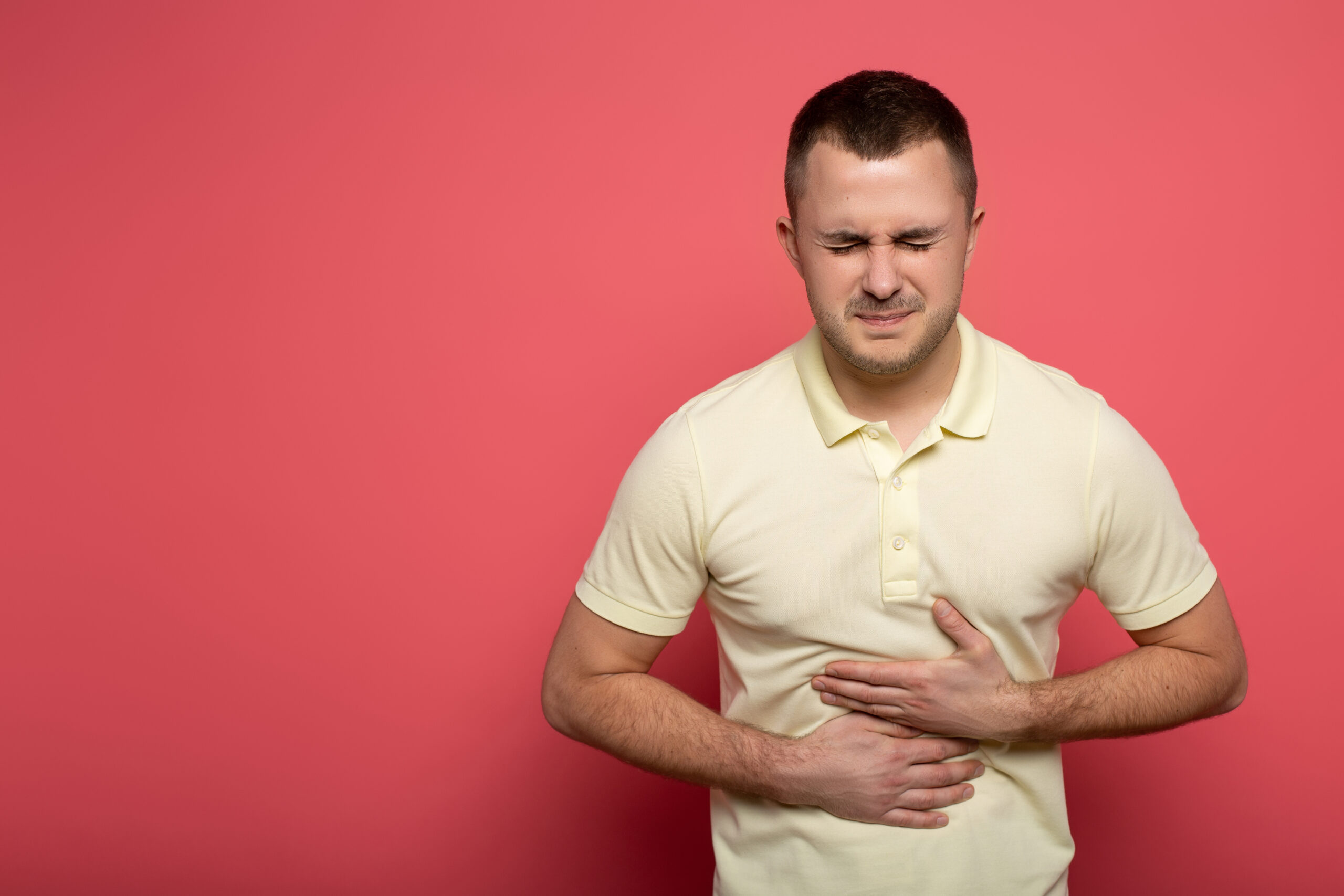 Diagram explaining GERD acid reflux mechanism and symptoms