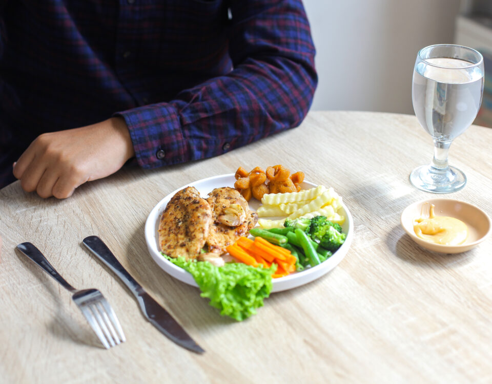 Healthy gut health meals in NYC for reducing gas, bloating, and improving digestion naturally